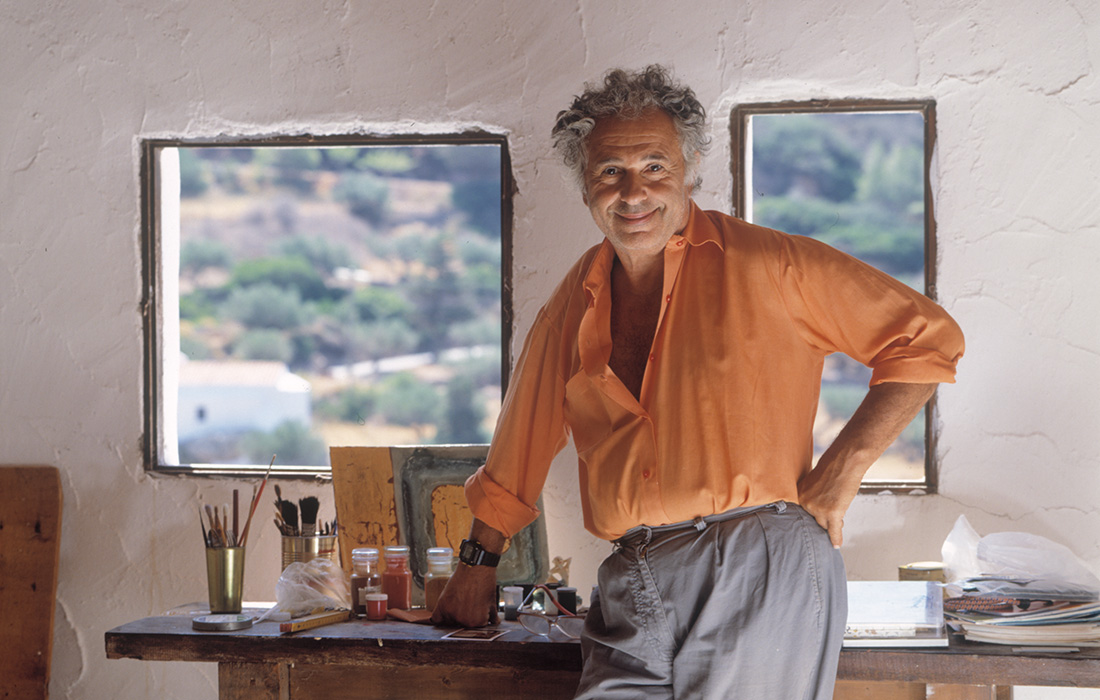 Photograph of Gian Berto Vanni in his studio in the Island of Kythira, Greece, in the late 1990s