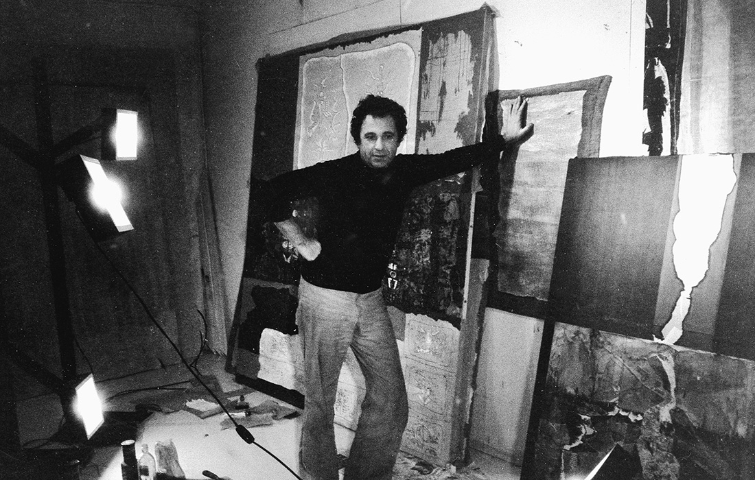Photograph of Gian Berto Vanni in his studio in Rome, Italy, in the mid 1970s